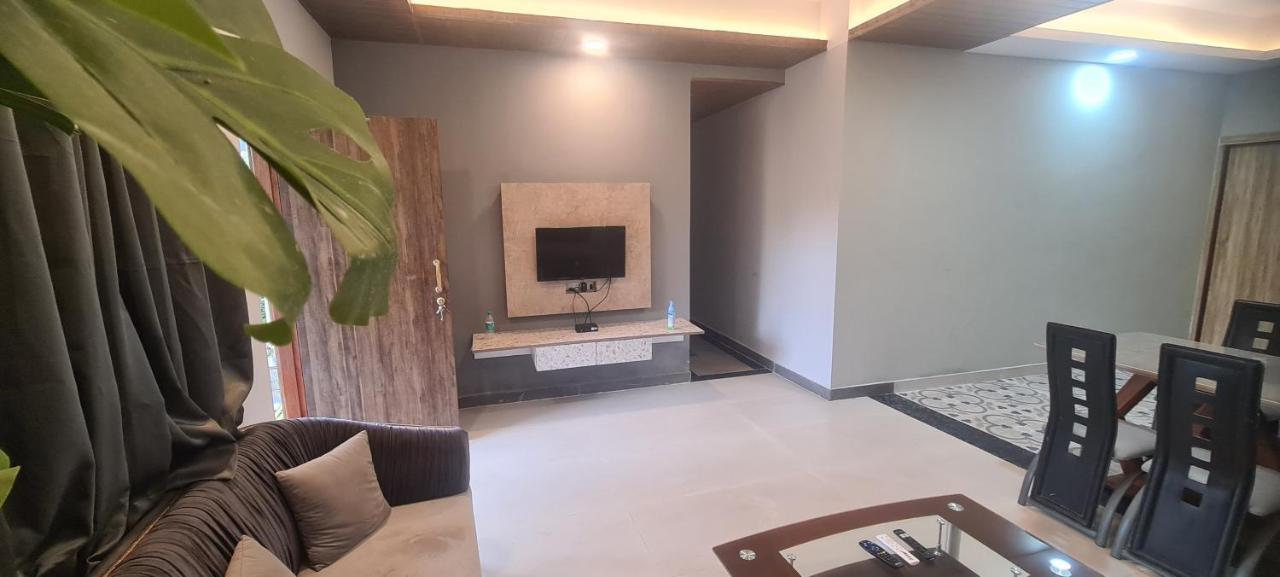 RK island view 3 bedroom apartment Dabolim Buitenkant foto